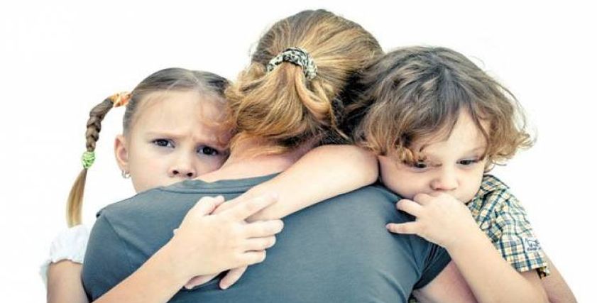 ما آثار تفضيل الآباء لأحد أطفالهم على أشقائه؟