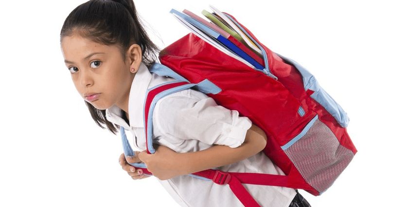 اختيار حقيبة المدرسة