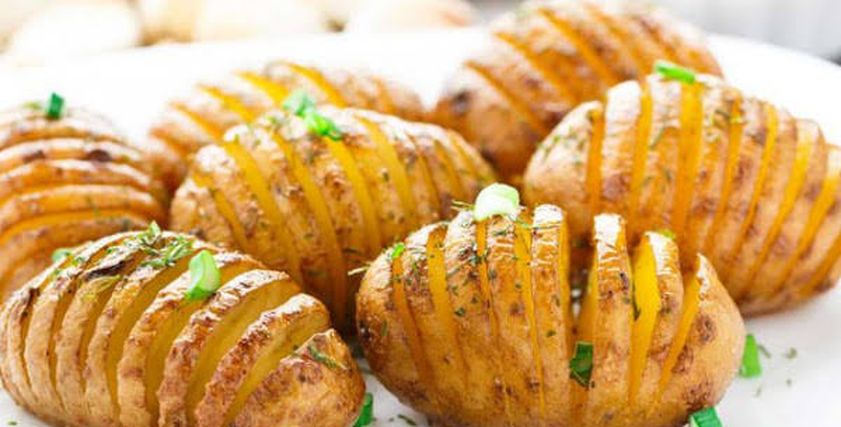 طبق بطاطس مشوية بالثوم