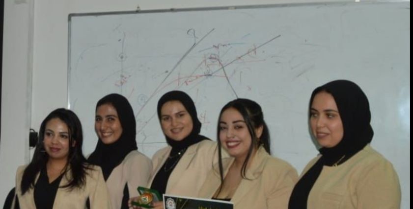 طالبات كلية الإعلام