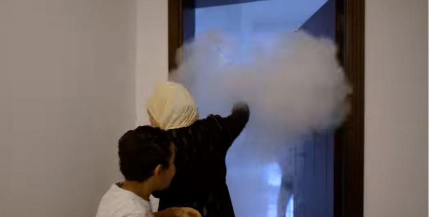 مقلب إِشعال النيران في غرفة رضيع حمدي ووفاء