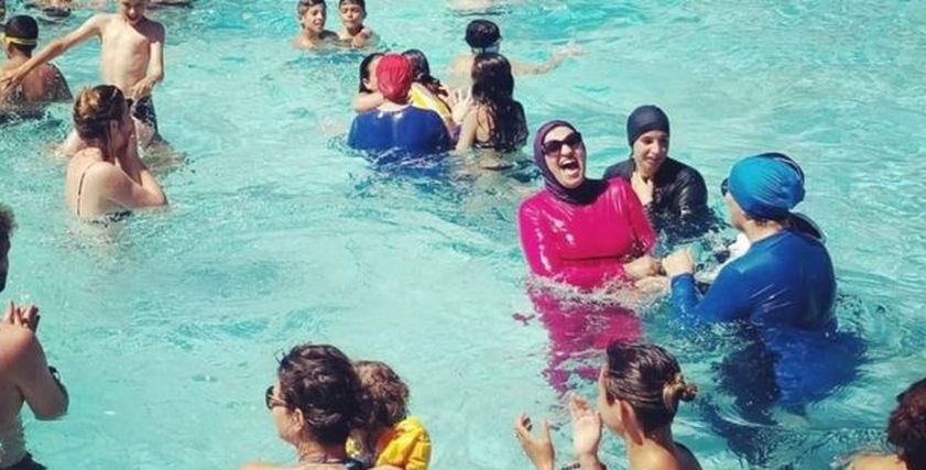 سباحة