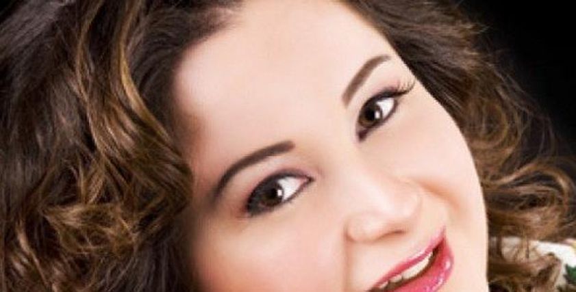 بالفيديو| مي نور الشريف تحتفل بعيد الأم مع نورا وبوسي وإلهام شاهين