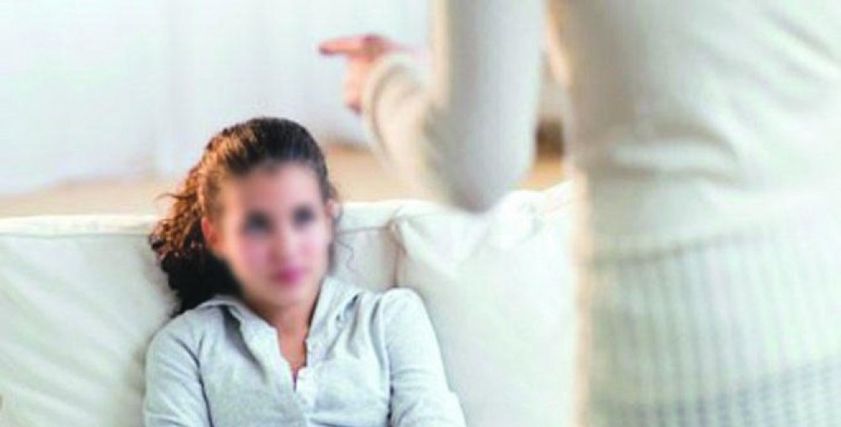 فتاة مراهقة