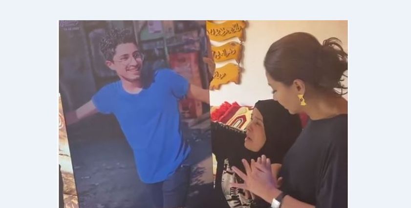 والدة محمود البنا مع بسمة وهبة
