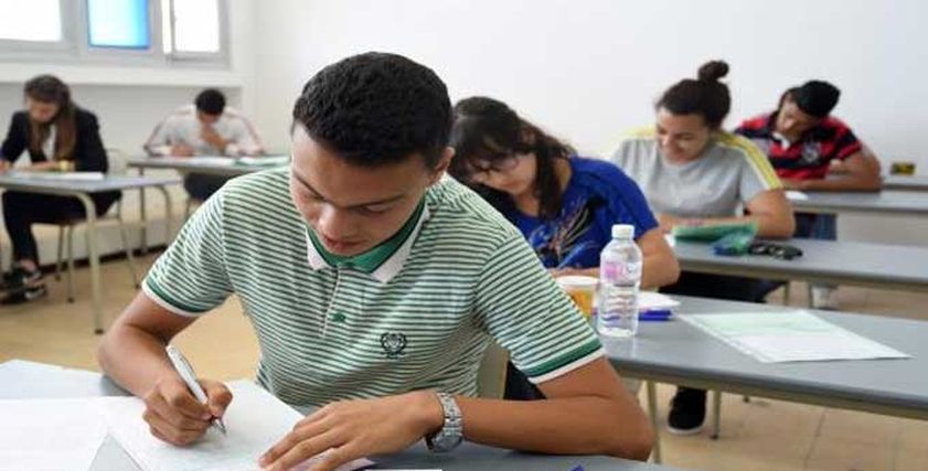 الجو الحار يؤثر سلبا على  الطلاب اثناء تأدية الامتحانات
