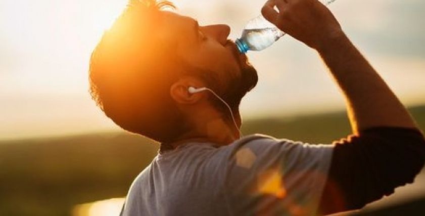 إهمال شرب الماء قد يكلفك صحتك- تعبيرية