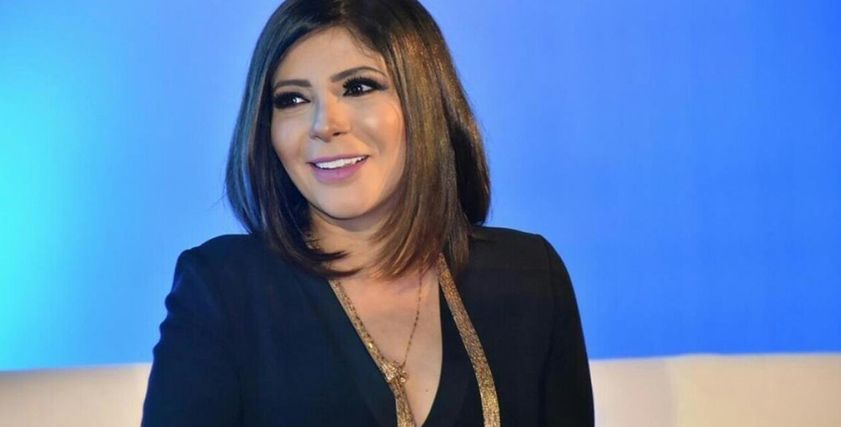 الفنانة منى زكي