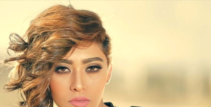 زيزي عادل