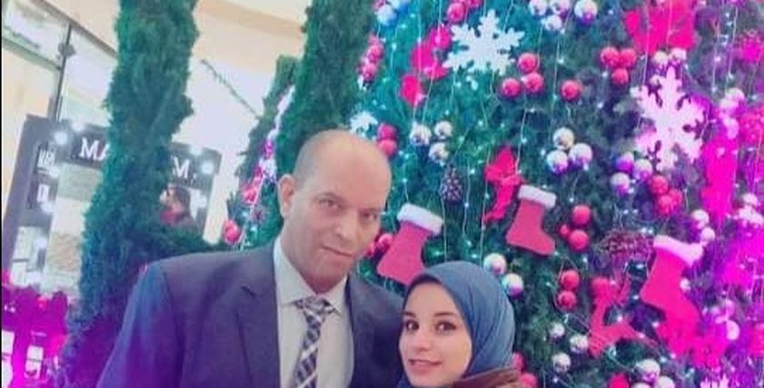 الطبيبة ياسمين حسن ووالدها