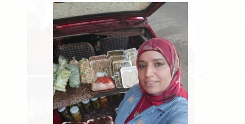 فيروز تحول سيارتها لمطعم متنقل 