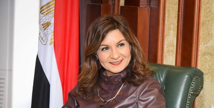 السفيرة نبيلة مكرم