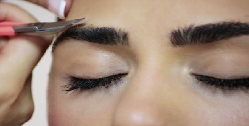 توضح حكم إزالة الشعر الزائد  ما بين الحاجبين 
