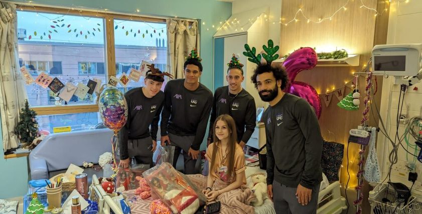 محمد صلاح مع أطفال ألدر هاى