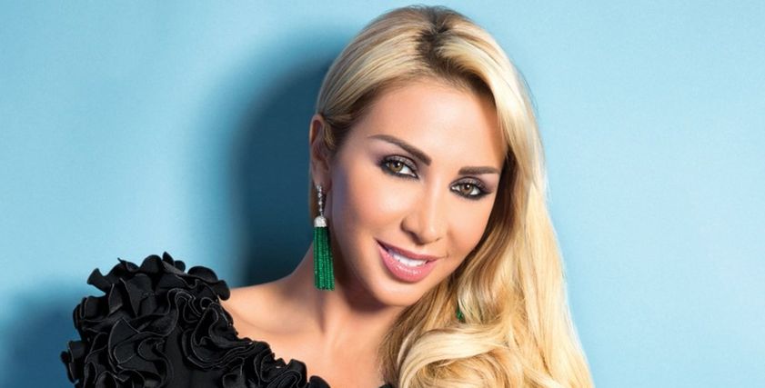 المذيعة اللبنانية جويل مردينيان