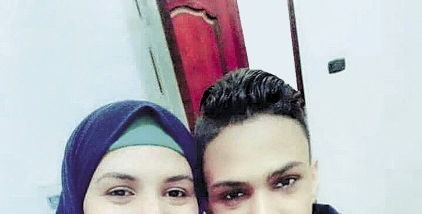 هالة وشقيقها