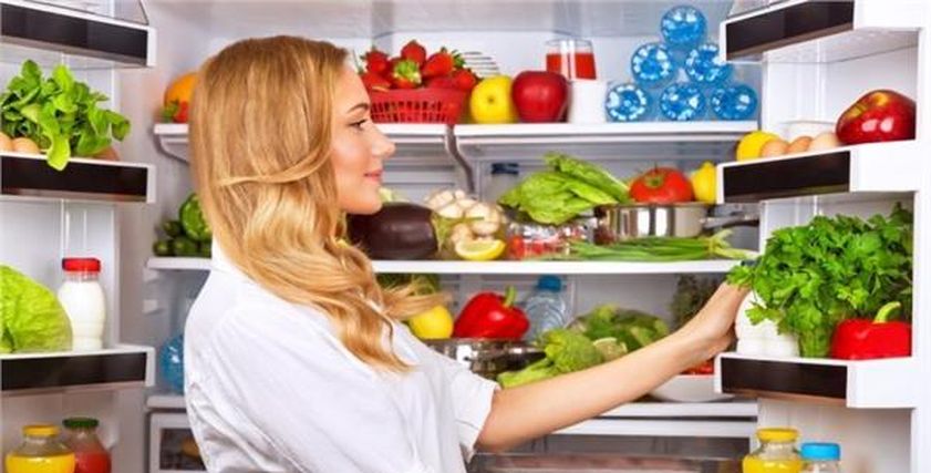 أطعمة محظور وضعها في باب الثلاجة