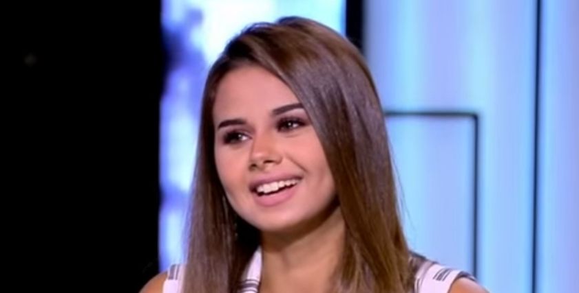 الفنانة منة عرفة
