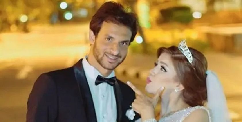 محمود علاء وزوجته