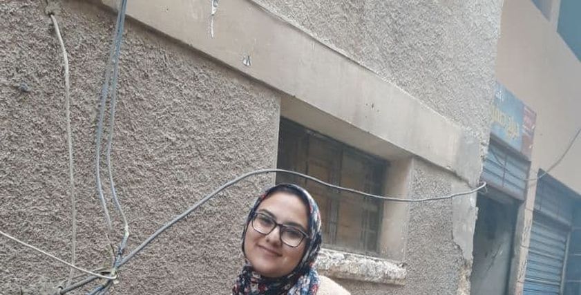 «نور محمد» فتاة تعمل "دليفري" على "اسكوتر"