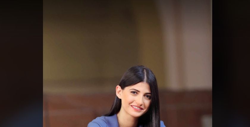 المذيعة هدى عبد العزيز