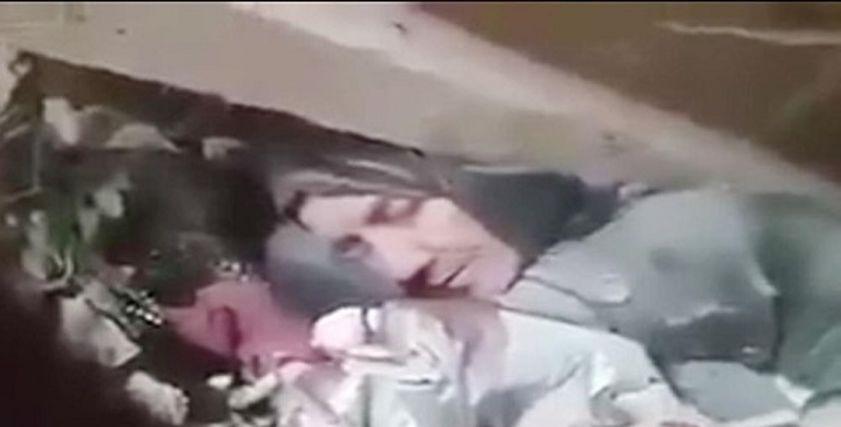 مقتل والدة أحد أفراد الدفاع السوري