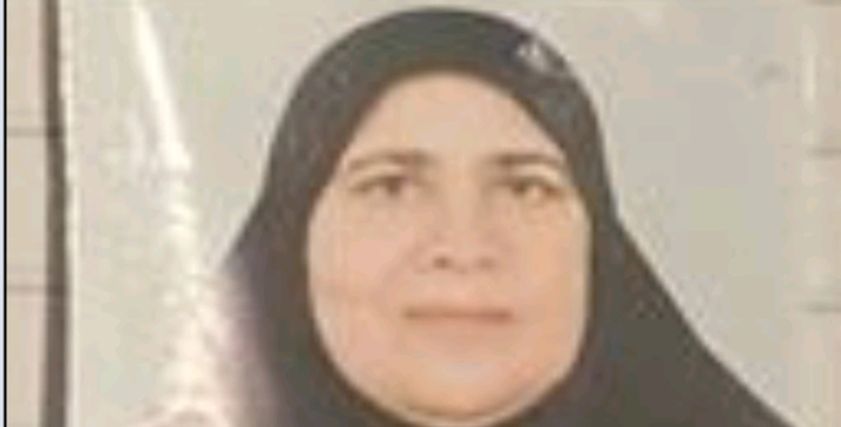السيدة هدى عبد اللطيف الفائزة بالمركز الأول في مسابقة الأمهات المثاليات