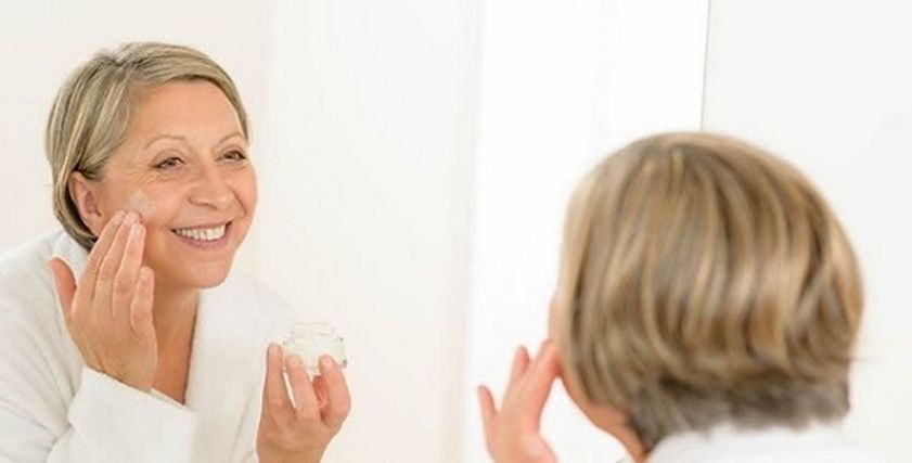 الحفاظ على البشرة بعد سن الخمسين