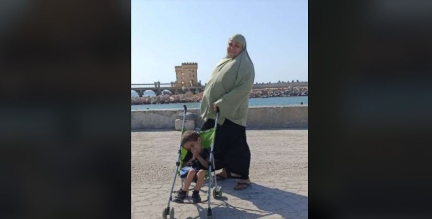 رضا وحفيدها