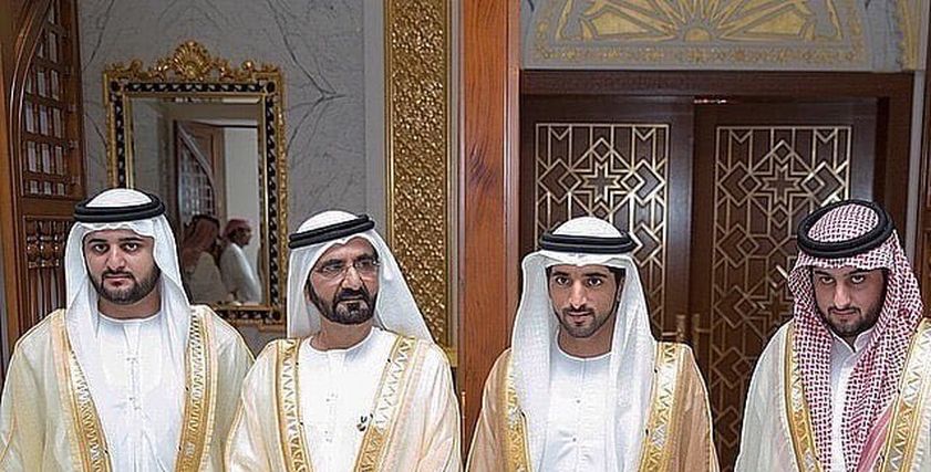 محمد بن راشد يحتفل بعقد قران 3 من أبنائه