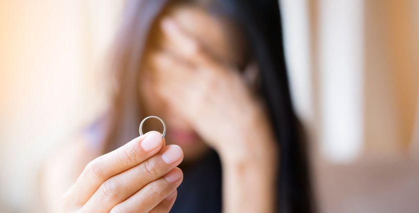 زوجة لا تشعر بالارتياح في زواجها