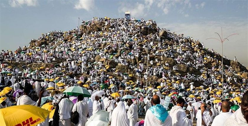 الحجاج فوق جبل عرفة