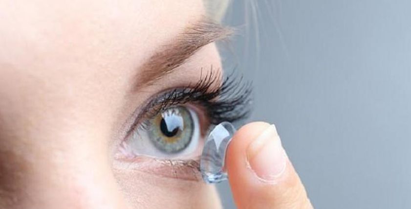 ماحكم استعمال العدسات اللاصقة الملونة
