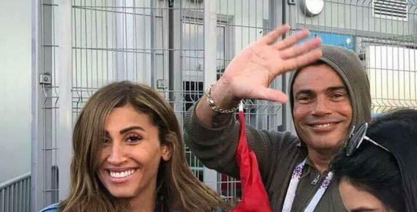 الفنان عمرو دياب والفنانة دينا الشربيني