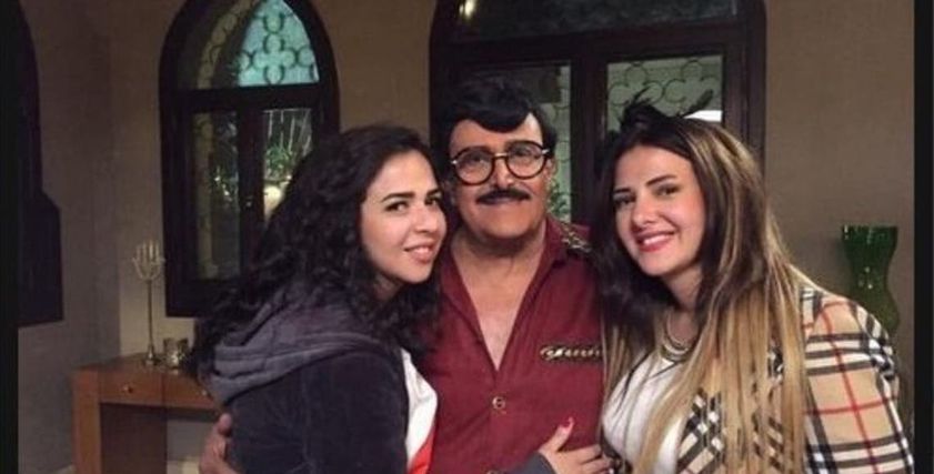 إيمي ودنيا سمير غانم ووالدهم