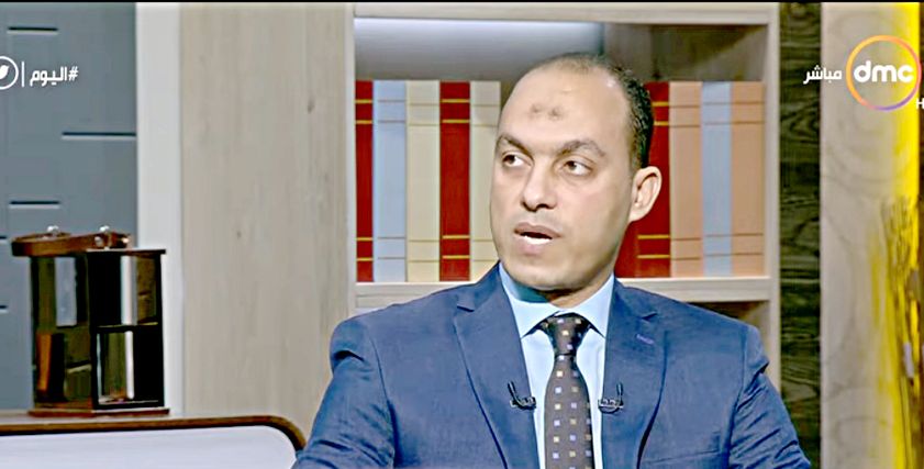 الدكتور أيمن عبدالعزيز
