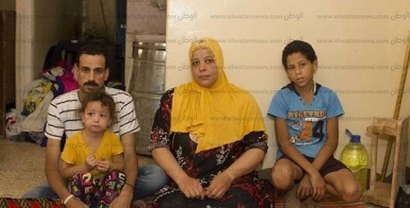 «شيرين» بين والديها