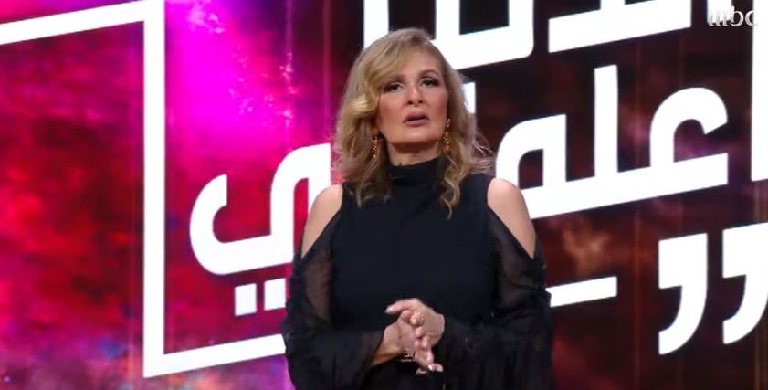 الفنانة يسرا