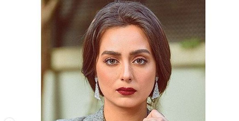 هبة مجدي بإطلالة كلاسيكية في أحدث جلسة تصوير.. ومتابعيها: