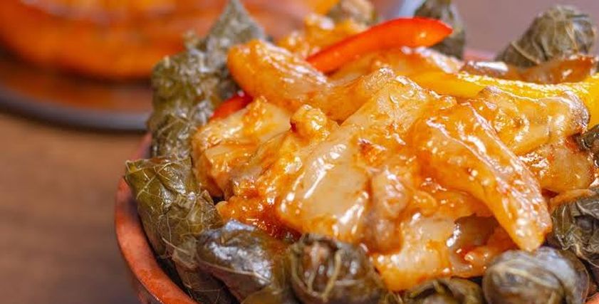 طريقة عمل طاجن ورق العنب بالكوارع