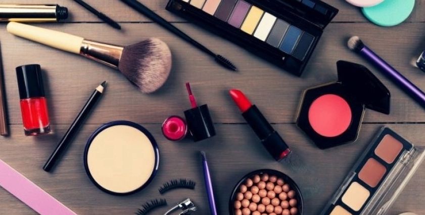 مستحضرات تجميل تحتوي على مواد كيميائية خطرة ومحظورة