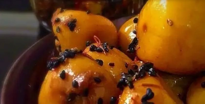 اليمون المخلل بالعصفروحبة البركة