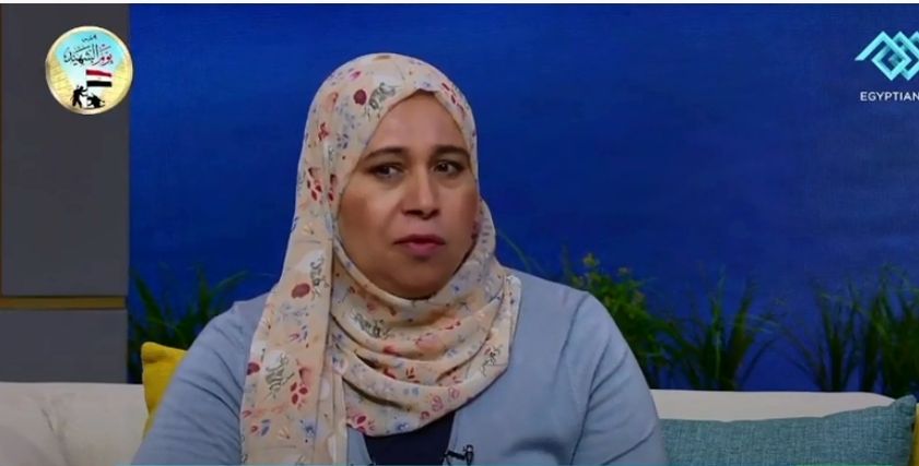 سناء عبدالجواد سيدة مصرية حصلت على درجة الماجستير بعد محو الأمية