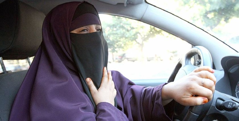 الإعلامية عزيزة العمراني
