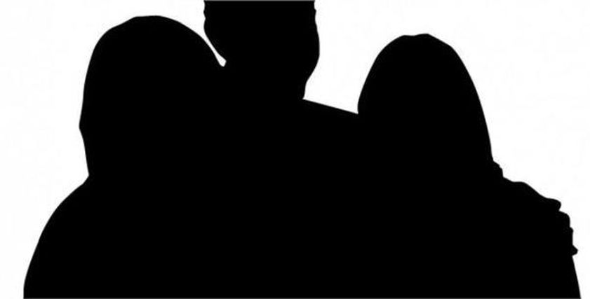 ما حكم الجمع بين زوجتين بالعلاقة الحميمة