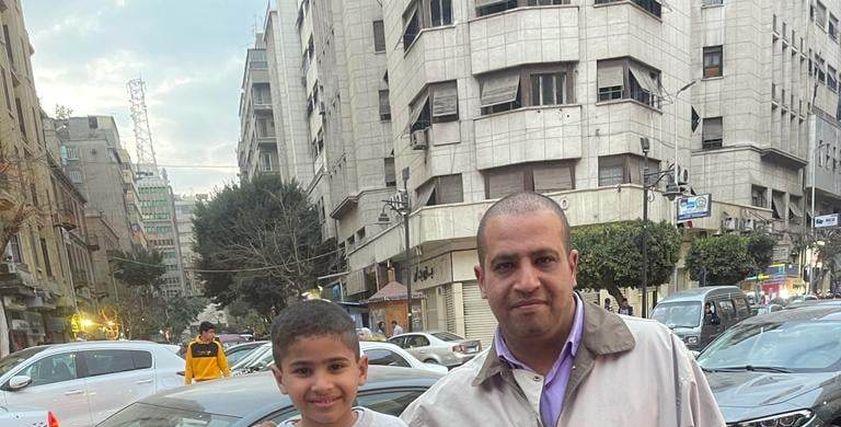 الدكتور السمان مع ابنه