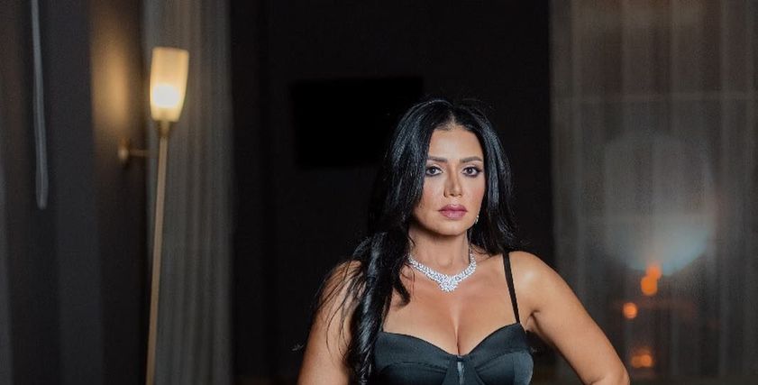 الفنانة رانيا يوسف