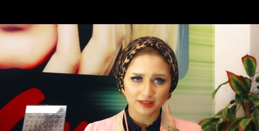 خبيرة تجميل