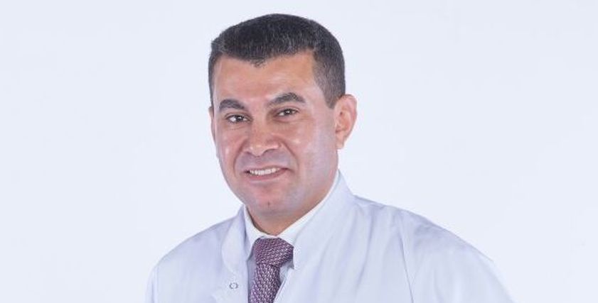 إستشارى تجميل يوضح أسباب الإقدام على عمليات التجميل
