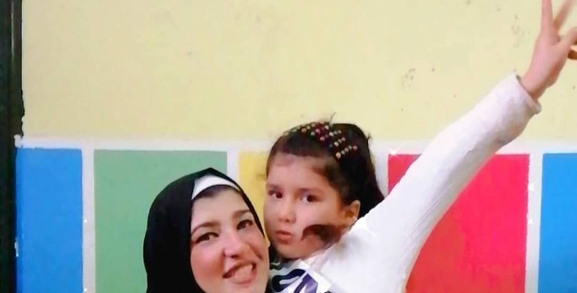 سارة وابنتها لي لي